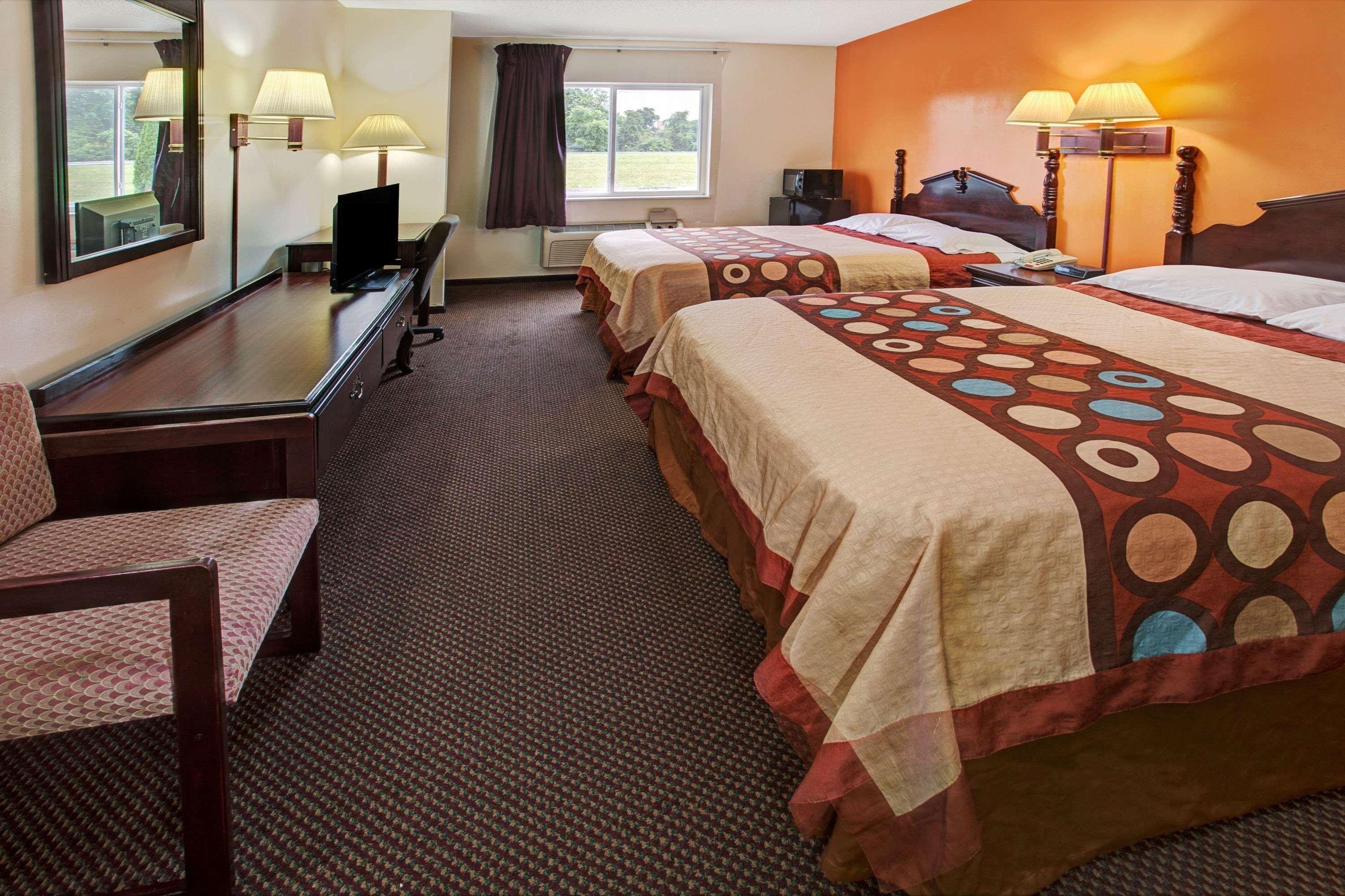Hotel Super 8 By Wyndham Heath/Newark Zewnętrze zdjęcie