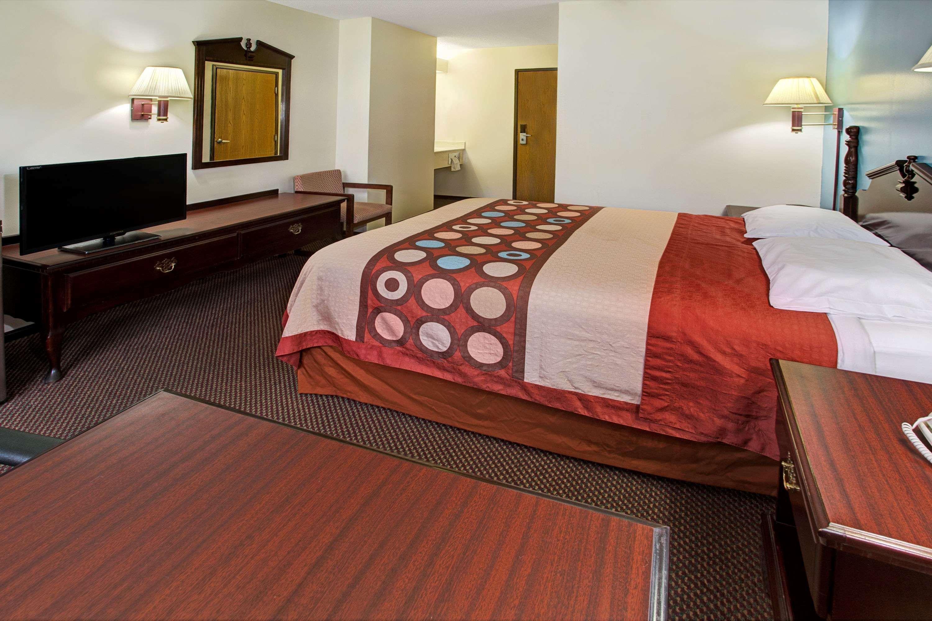 Hotel Super 8 By Wyndham Heath/Newark Zewnętrze zdjęcie
