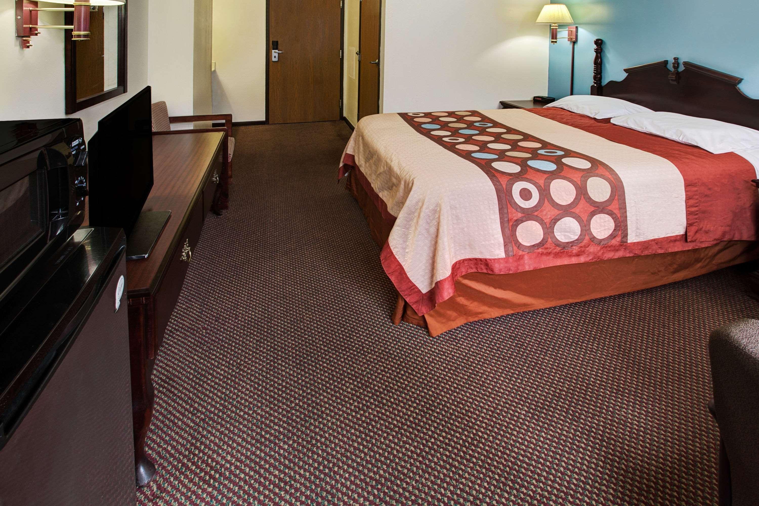 Hotel Super 8 By Wyndham Heath/Newark Zewnętrze zdjęcie